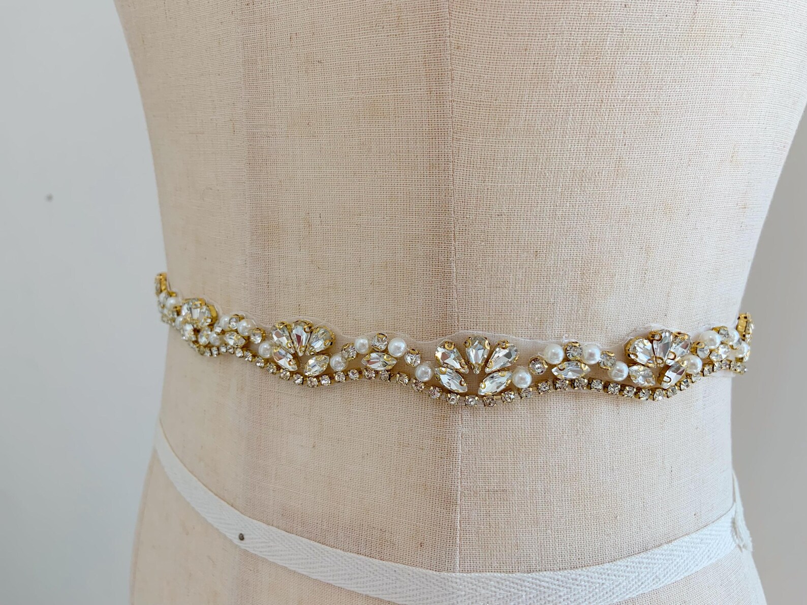 Sparkle Gold Rhinestone Trim B - Flower Supplies recension och pris