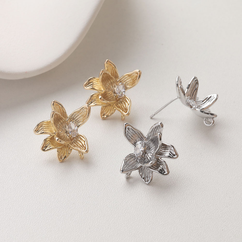 4PCS Dainty Flower Ear Studs E - Flower Supplies recension och pris