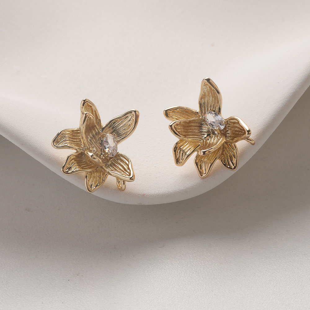 4PCS Dainty Flower Ear Studs E - Flower Supplies recension och pris